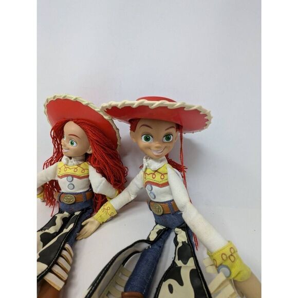 VINTAGE TOY STORY JESSIE PULL-STRING TALKING DOLL X2 DISNEY PIXAR WITH HAT - Picture 3 of 7